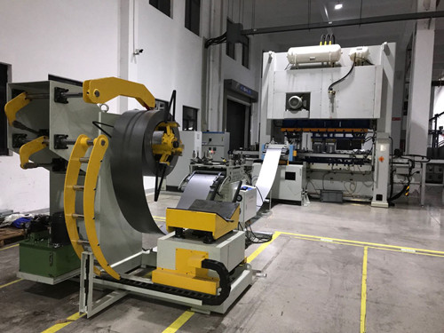 沖床安裝三次元機(jī)械手的好處！